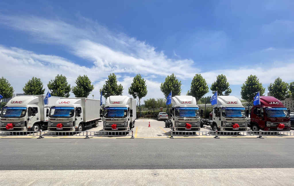 卡友第二起居室 江淮1卡帅铃宽帅王更智能的家 - 第1张 - 提加商用车网 卡友第二起居室 江淮1卡帅铃宽帅王更智能的家 - 第1张