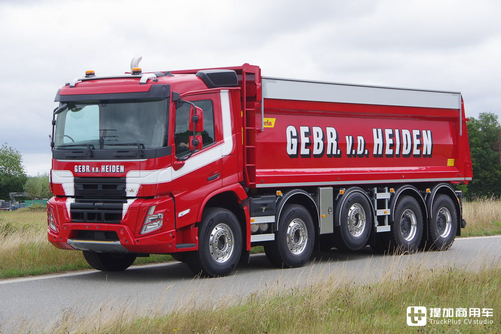 五轴配置能合法拉30多吨，这台沃尔沃FMX自卸车太强了