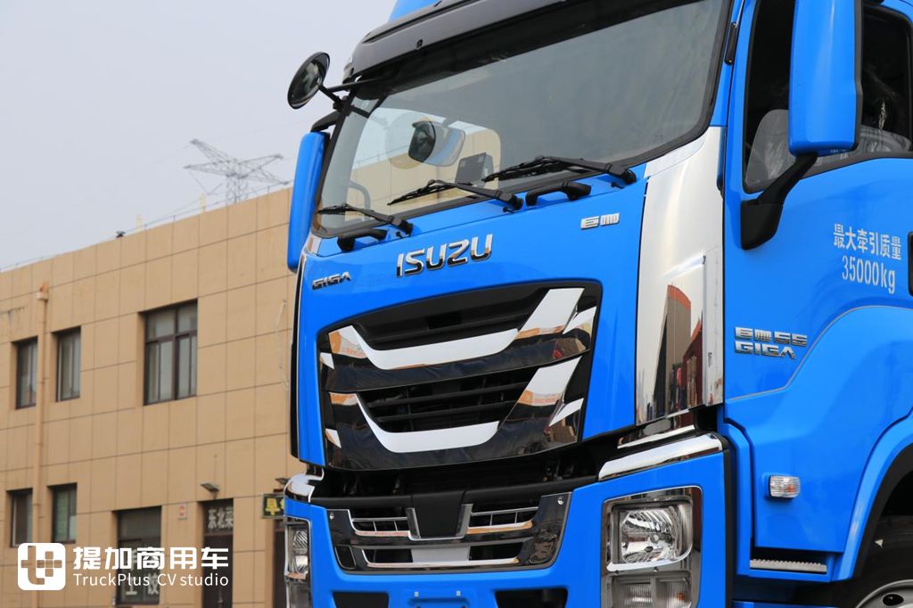 带你看一款JDM风格很重的庆铃五十铃巨咖牵引车