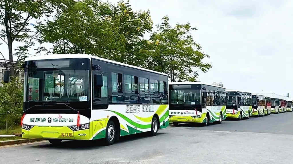 亚星星巴公交车又双叒叕出发！助力吉林白山绿色出行 - 第1张