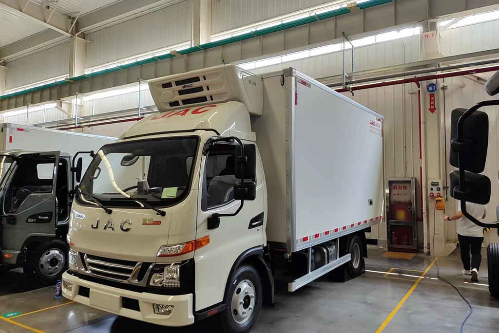 江淮汽车:省油30%,江淮1卡混动轻卡具备行业绝对价值优势 - 第1张 - 提加商用车网 江淮汽车:省油30%,江淮1卡混动轻卡具备行业绝对价值优势 - 第1张