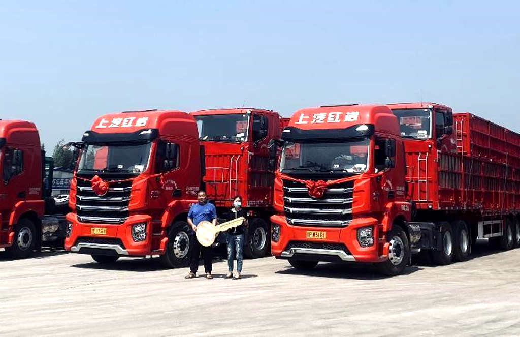 真省钱、很舒适,批量红岩杰虎H6子母车交付山东用户 - 第3张 - 提加商用车网 真省钱、很舒适,批量红岩杰虎H6子母车交付山东用户 - 第3张