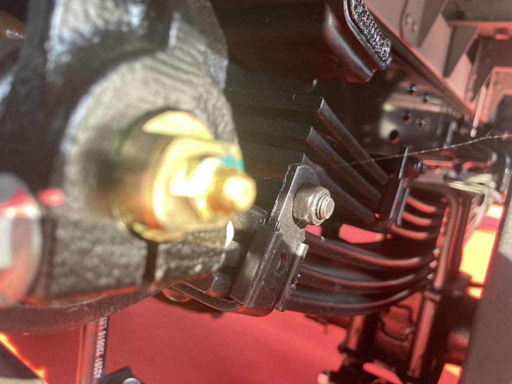 焕新颜值 舒适内饰 懂卡友需求的轻卡领航M5实拍评测 - 第10张