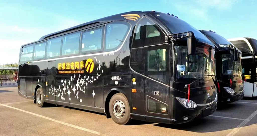 亚星黑金刚上线安徽旅游专线 伴行游客尊享旅程 - 第1张 - 提加商用车网 亚星黑金刚上线安徽旅游专线 伴行游客尊享旅程 - 第1张