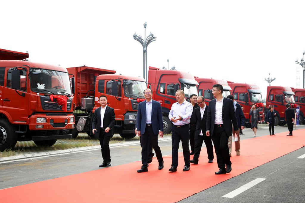 丰秋好景,华章新篇,东风商用车川南保障中心隆重开业 - 第3张 - 提加商用车网 丰秋好景,华章新篇,东风商用车川南保障中心隆重开业 - 第3张