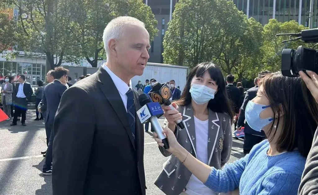 第五届进博会即将启幕，进口依维柯Daily作为首批展品入场布展 - 第2张