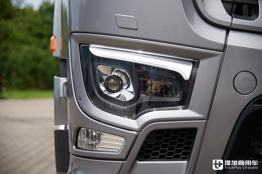电动卡车站C位,硬汉选手也不少,带你逛2022宝马展奔驰卡车展台 - 第8张 - 提加商用车网 电动卡车站C位,硬汉选手也不少,带你逛2022宝马展奔驰卡车展台 - 第8张