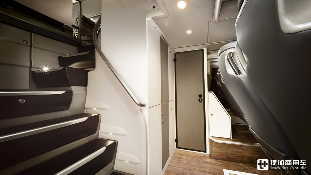 更加豪华舒适!看赛特拉新一代S 531 DT双层豪华巴士 - 第11张 - 提加商用车网 更加豪华舒适!看赛特拉新一代S 531 DT双层豪华巴士 - 第11张