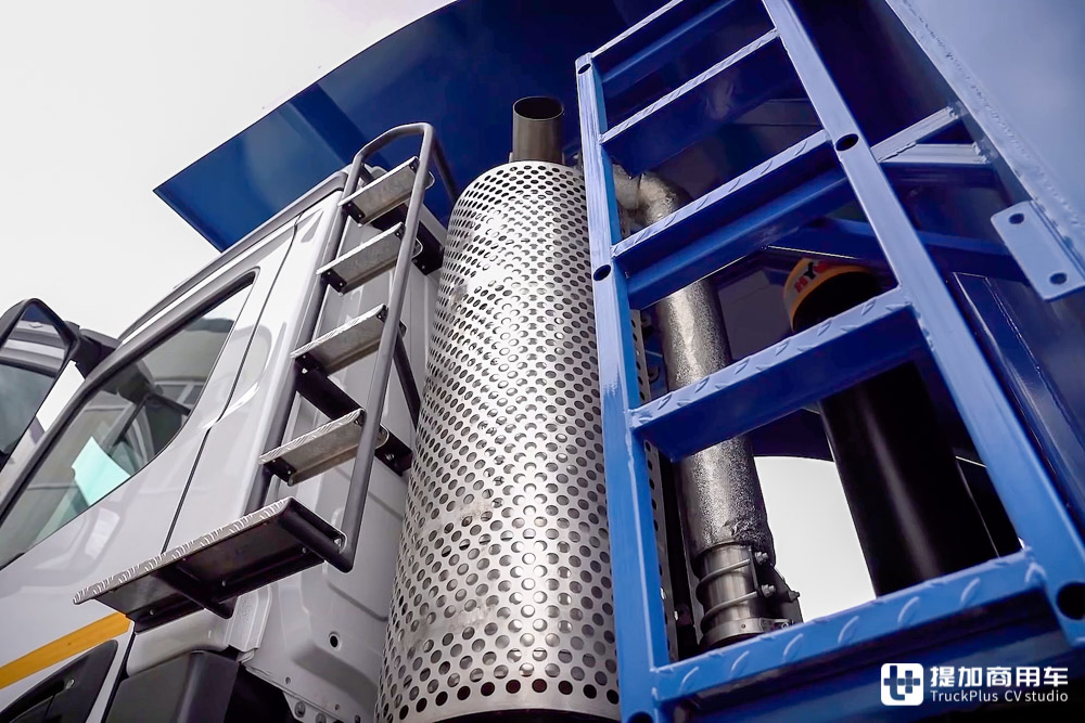 10x6驱动能拉60吨货!俄罗斯卡玛兹65805五轴自卸车实拍 - 第11张 - 提加商用车网 10x6驱动能拉60吨货!俄罗斯卡玛兹65805五轴自卸车实拍 - 第11张