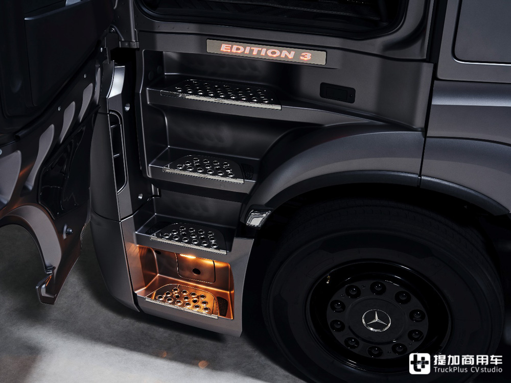 高端外观设计+单人生活驾驶室,最新亮相的奔驰Actros L Edition 3限量卡车实拍 - 第11张 - 提加商用车网 高端外观设计+单人生活驾驶室,最新亮相的奔驰Actros L Edition 3限量卡车实拍 - 第11张