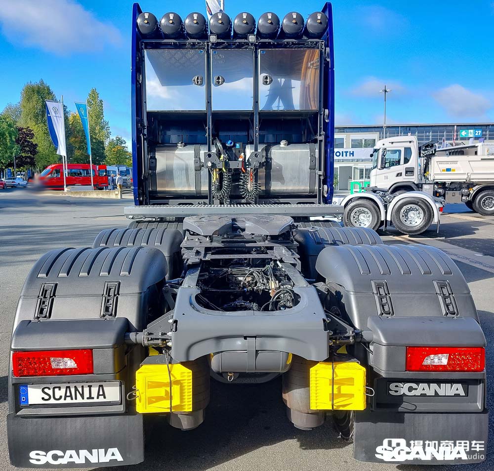660匹V8+新一代变速箱,还带原厂前牵引钩,IAA上亮相的斯堪尼亚大件车实拍 - 第13张 - 提加商用车网 660匹V8+新一代变速箱,还带原厂前牵引钩,IAA上亮相的斯堪尼亚大件车实拍 - 第13张