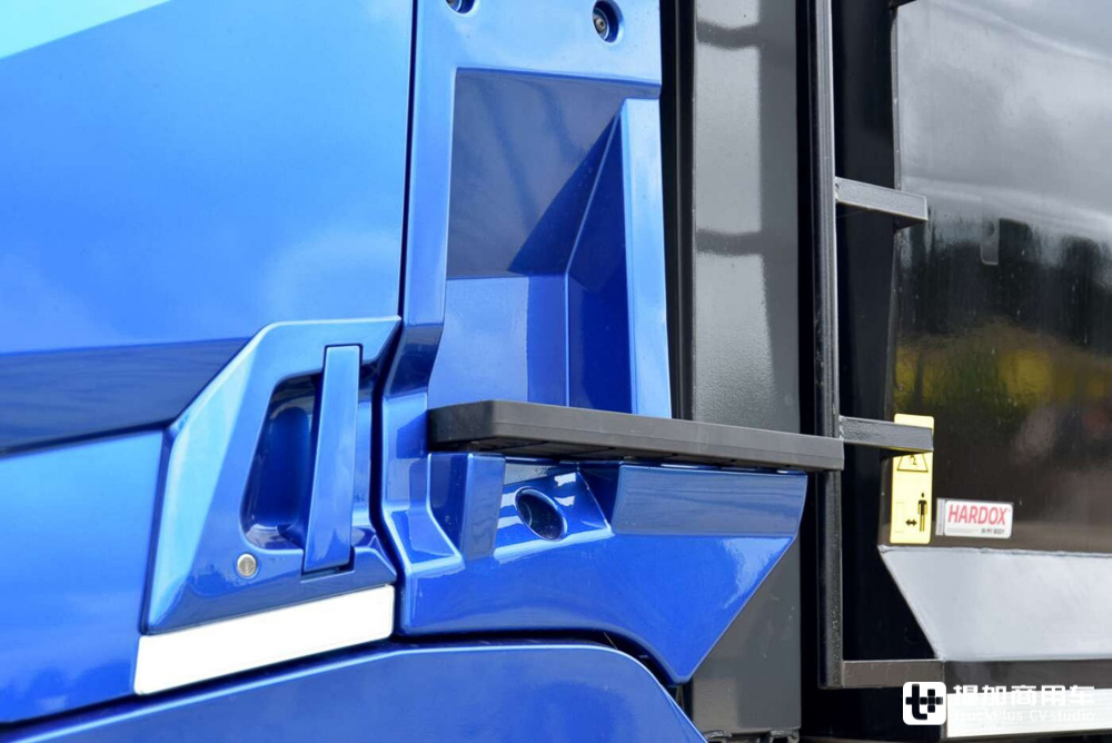 国内见不到的雷诺K系自卸车实拍,五轴10x8驱动,这配置也太强悍了 - 第14张 - 提加商用车网 国内见不到的雷诺K系自卸车实拍,五轴10x8驱动,这配置也太强悍了 - 第14张