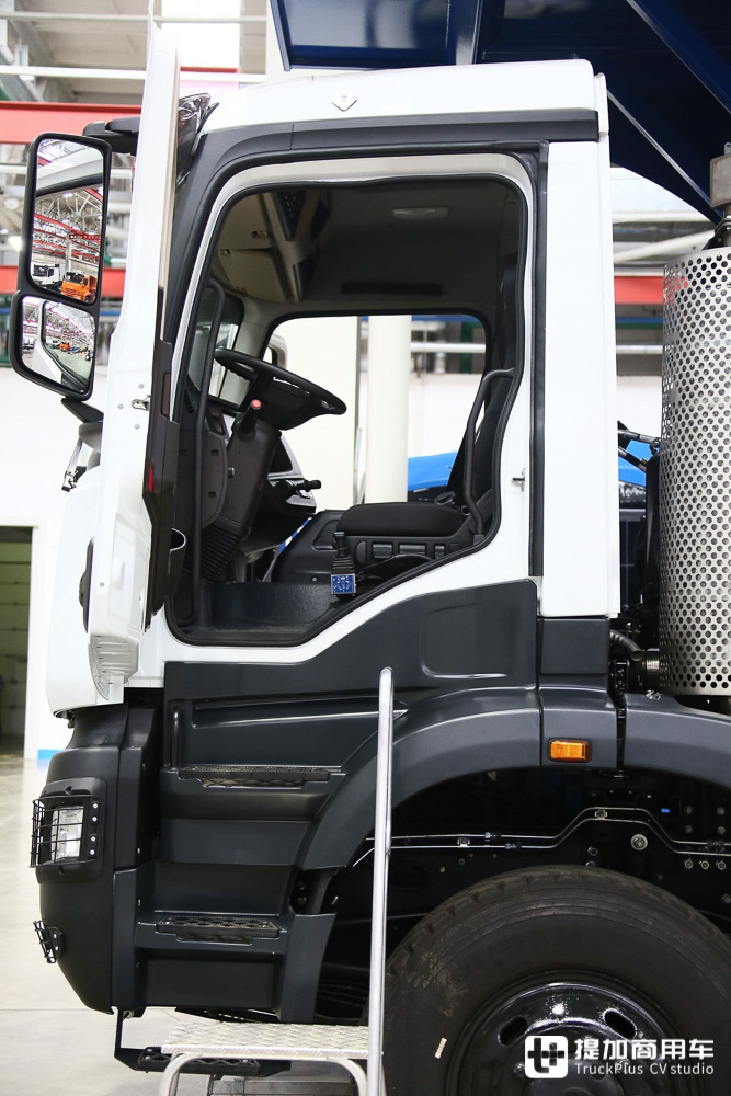 10x6驱动能拉60吨货!俄罗斯卡玛兹65805五轴自卸车实拍 - 第14张 - 提加商用车网 10x6驱动能拉60吨货!俄罗斯卡玛兹65805五轴自卸车实拍 - 第14张