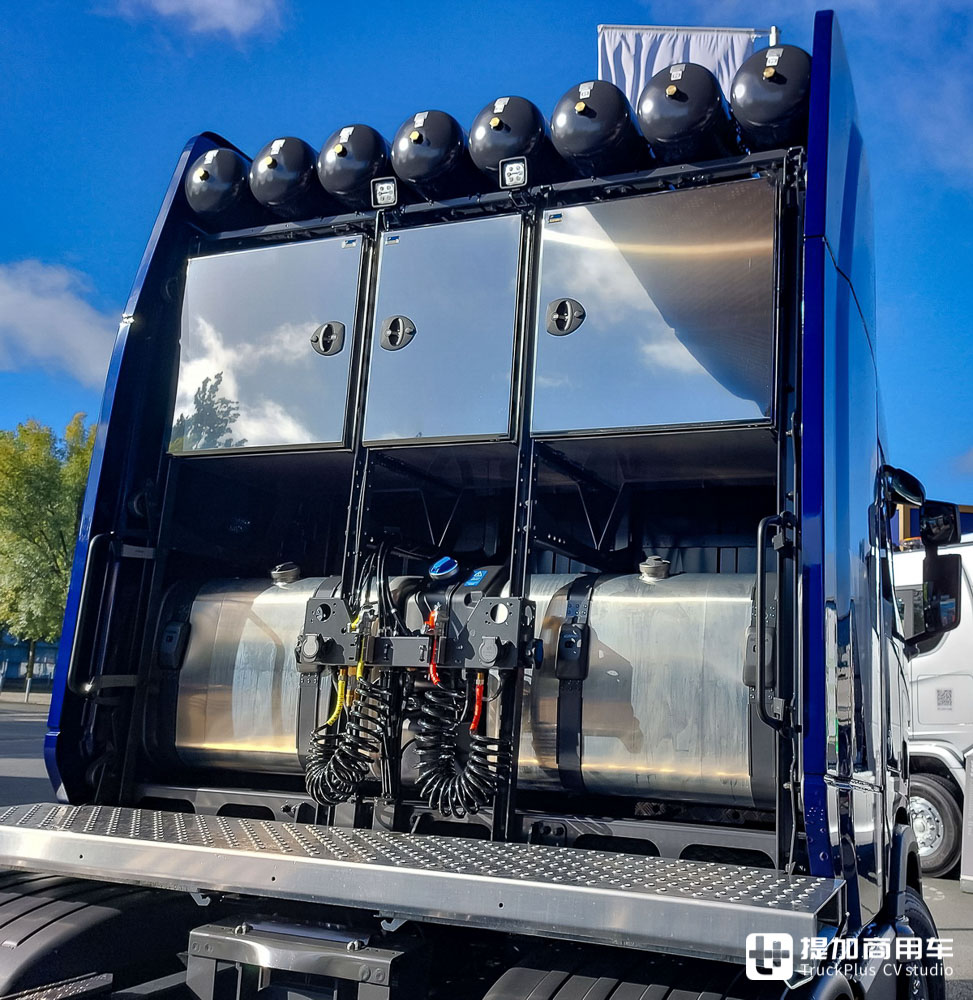 660匹V8+新一代变速箱,还带原厂前牵引钩,IAA上亮相的斯堪尼亚大件车实拍 - 第14张 - 提加商用车网 660匹V8+新一代变速箱,还带原厂前牵引钩,IAA上亮相的斯堪尼亚大件车实拍 - 第14张