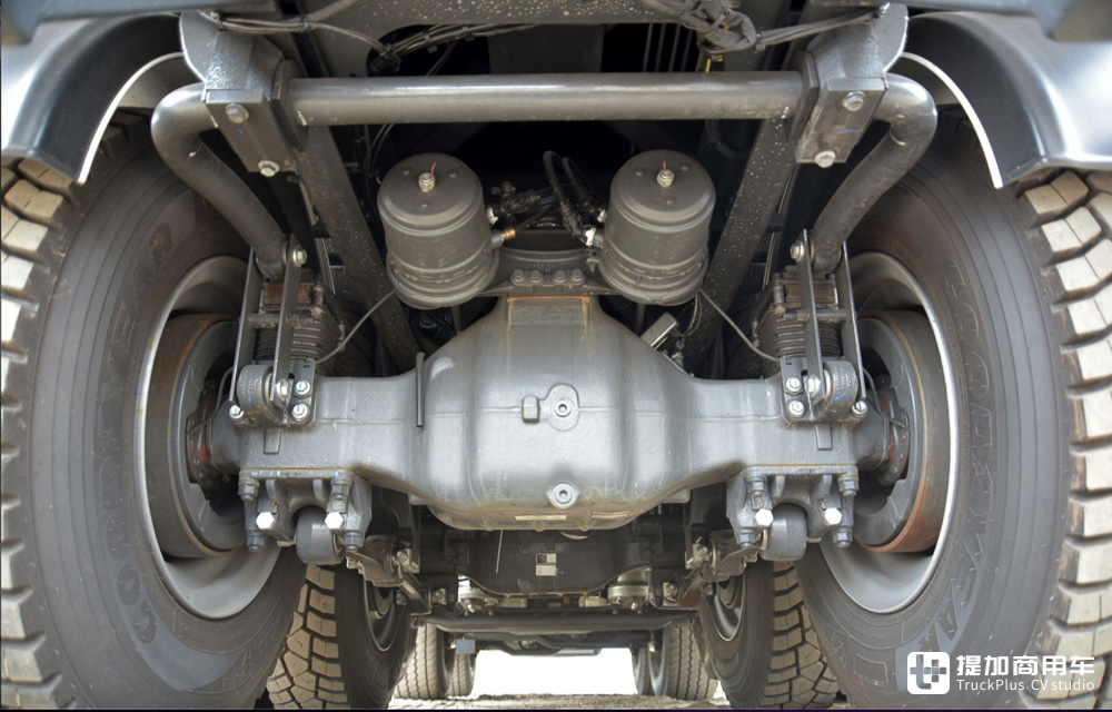 国内见不到的雷诺K系自卸车实拍,五轴10x8驱动,这配置也太强悍了 - 第17张 - 提加商用车网 国内见不到的雷诺K系自卸车实拍,五轴10x8驱动,这配置也太强悍了 - 第17张