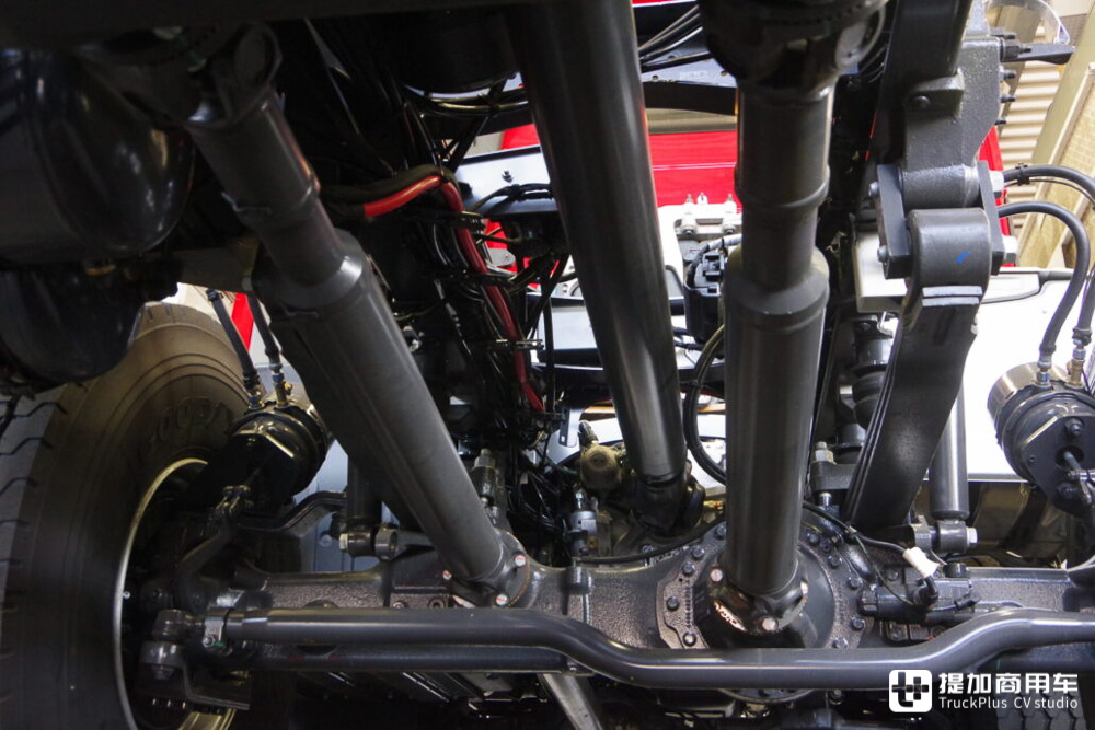 国内见不到的雷诺K系自卸车实拍,五轴10x8驱动,这配置也太强悍了 - 第18张 - 提加商用车网 国内见不到的雷诺K系自卸车实拍,五轴10x8驱动,这配置也太强悍了 - 第18张