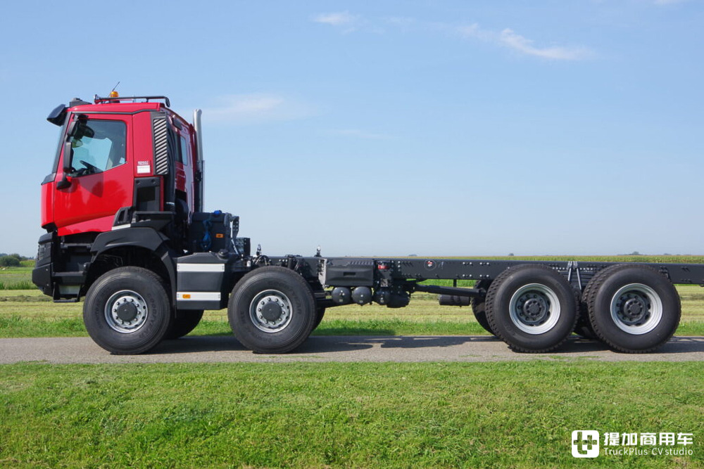 国内见不到的雷诺K系自卸车实拍,五轴10x8驱动,这配置也太强悍了 - 第2张 - 提加商用车网 国内见不到的雷诺K系自卸车实拍,五轴10x8驱动,这配置也太强悍了 - 第2张