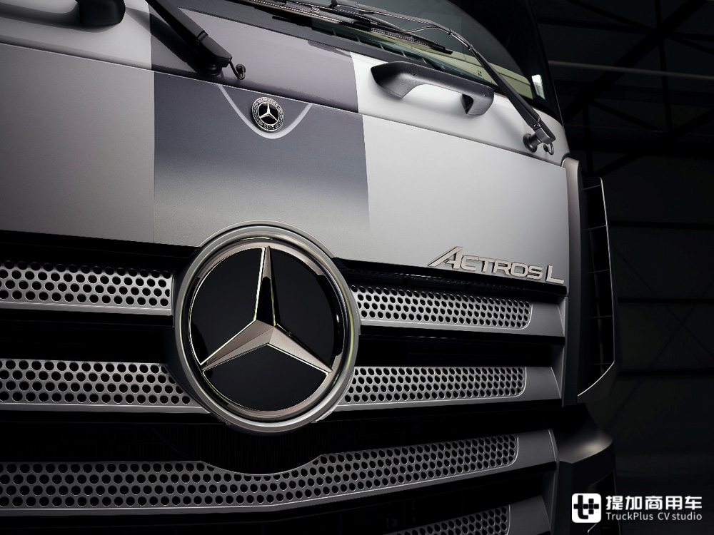高端外观设计+单人生活驾驶室,最新亮相的奔驰Actros L Edition 3限量卡车实拍 - 第2张 - 提加商用车网 高端外观设计+单人生活驾驶室,最新亮相的奔驰Actros L Edition 3限量卡车实拍 - 第2张