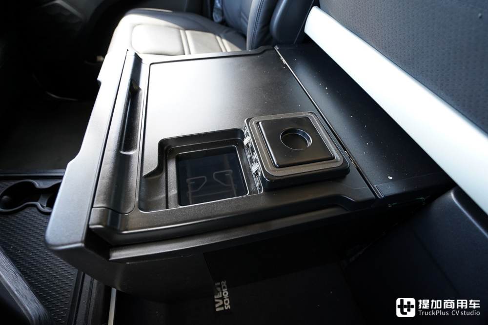 欧卡八强年度驾驶室评测(下),达夫、雷诺、依维柯以及福特，谁最强？ - 第23张