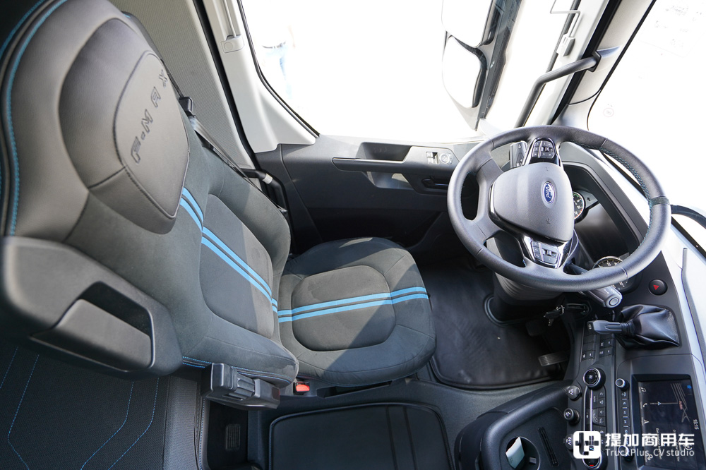 欧卡八强年度驾驶室评测(下),达夫、雷诺、依维柯以及福特，谁最强？ - 第29张