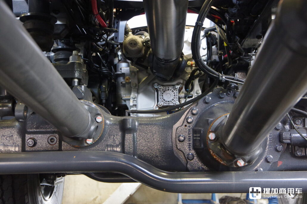 国内见不到的雷诺K系自卸车实拍,五轴10x8驱动,这配置也太强悍了 - 第3张 - 提加商用车网 国内见不到的雷诺K系自卸车实拍,五轴10x8驱动,这配置也太强悍了 - 第3张