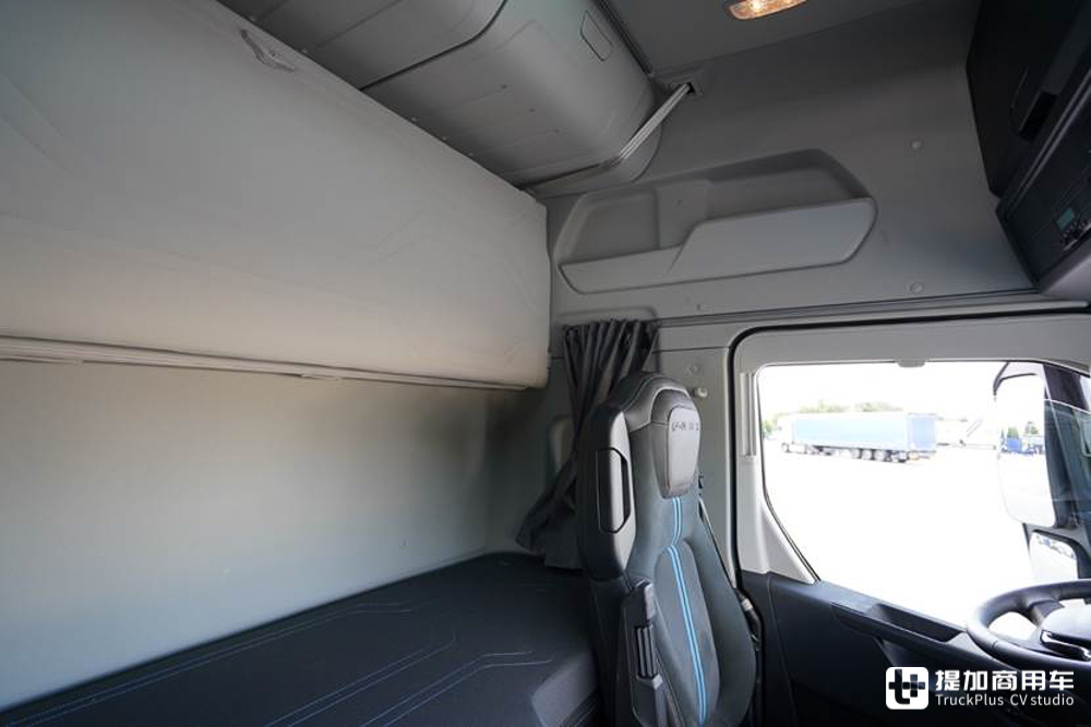 欧卡八强年度驾驶室评测(下),达夫、雷诺、依维柯以及福特，谁最强？ - 第34张