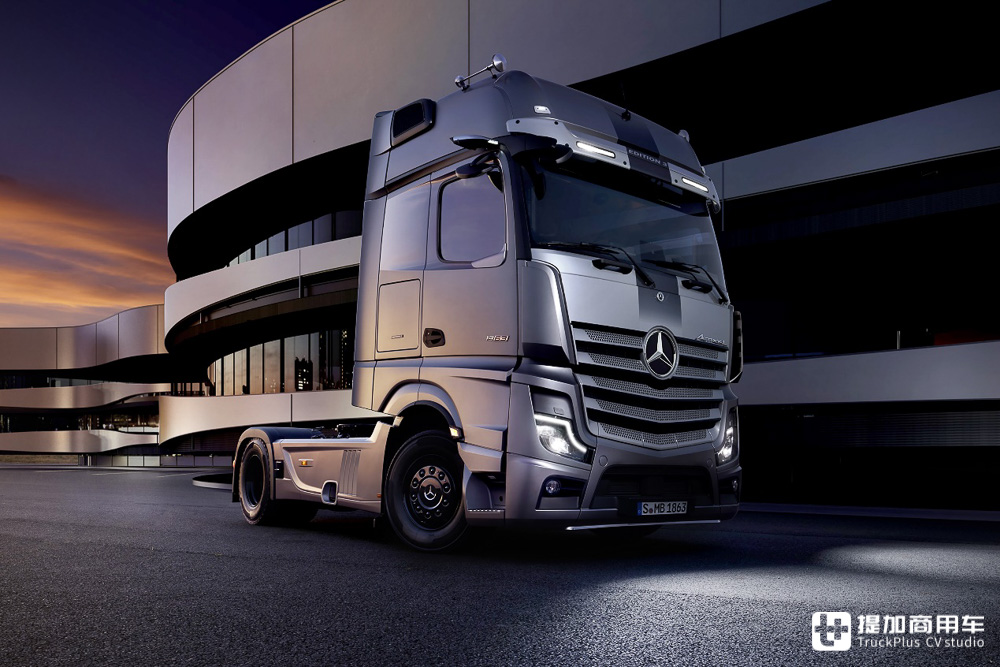 高端外观设计+单人生活驾驶室,最新亮相的奔驰Actros L Edition 3限量卡车实拍 - 第4张 - 提加商用车网 高端外观设计+单人生活驾驶室,最新亮相的奔驰Actros L Edition 3限量卡车实拍 - 第4张