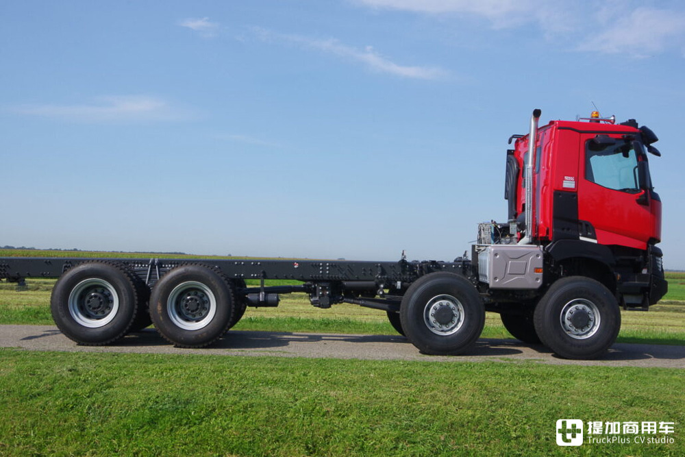 国内见不到的雷诺K系自卸车实拍,五轴10x8驱动,这配置也太强悍了 - 第5张 - 提加商用车网 国内见不到的雷诺K系自卸车实拍,五轴10x8驱动,这配置也太强悍了 - 第5张