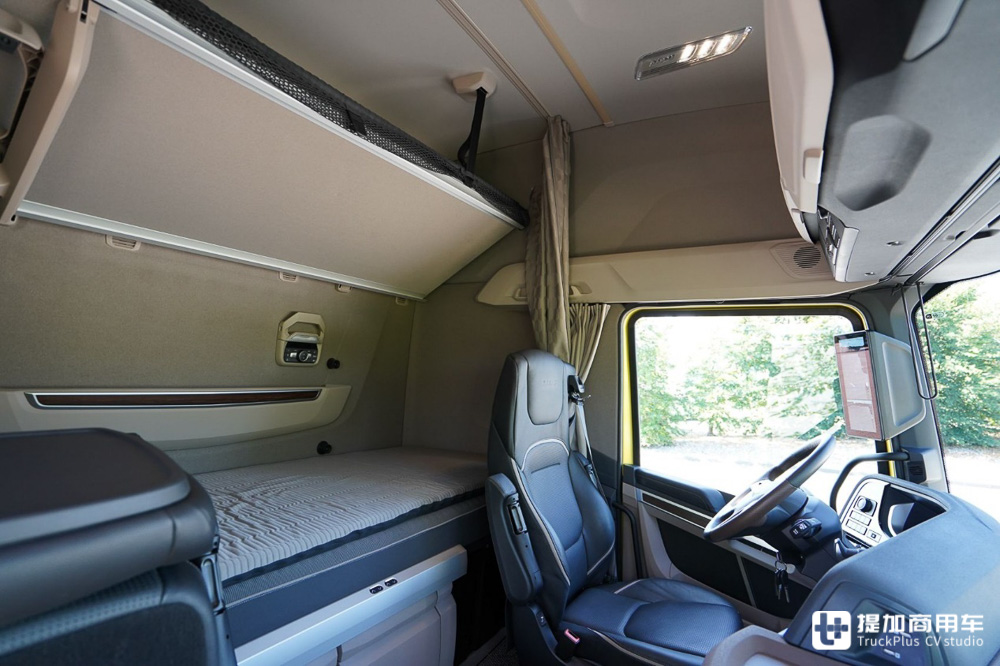 欧卡八强年度驾驶室评测(下),达夫、雷诺、依维柯以及福特，谁最强？ - 第6张