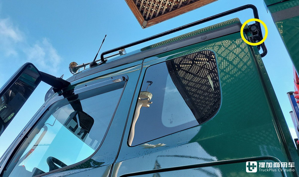 配置极其丰富,车长仅7.5米,IAA 2022上的这台奔驰Arocs 4363 8x6牵引车太惊艳了 - 第6张 - 提加商用车网 配置极其丰富,车长仅7.5米,IAA 2022上的这台奔驰Arocs 4363 8x6牵引车太惊艳了 - 第6张