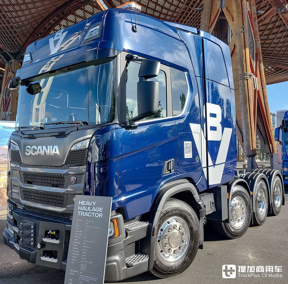 660匹V8+新一代变速箱,还带原厂前牵引钩,IAA上亮相的斯堪尼亚大件车实拍 - 第7张 - 提加商用车网 660匹V8+新一代变速箱,还带原厂前牵引钩,IAA上亮相的斯堪尼亚大件车实拍 - 第7张