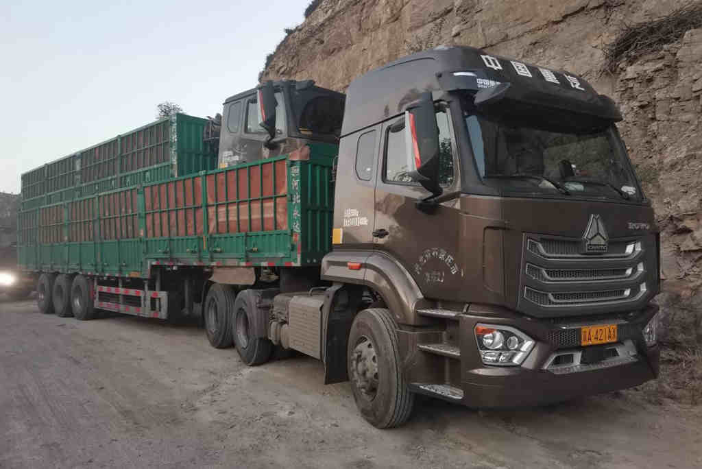 月入60000元 豪沃NX子母车成为煤炭运输“神器”的秘诀 - 第4张 - 提加商用车网 月入60000元 豪沃NX子母车成为煤炭运输“神器”的秘诀 - 第4张