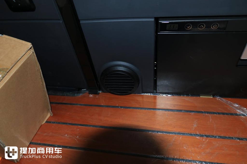 让卡车生活更体面,头等舱VS生活舱,解放鹰途舒适性配置对比盘点 - 第21张 - 提加商用车网 让卡车生活更体面,头等舱VS生活舱,解放鹰途舒适性配置对比盘点 - 第21张