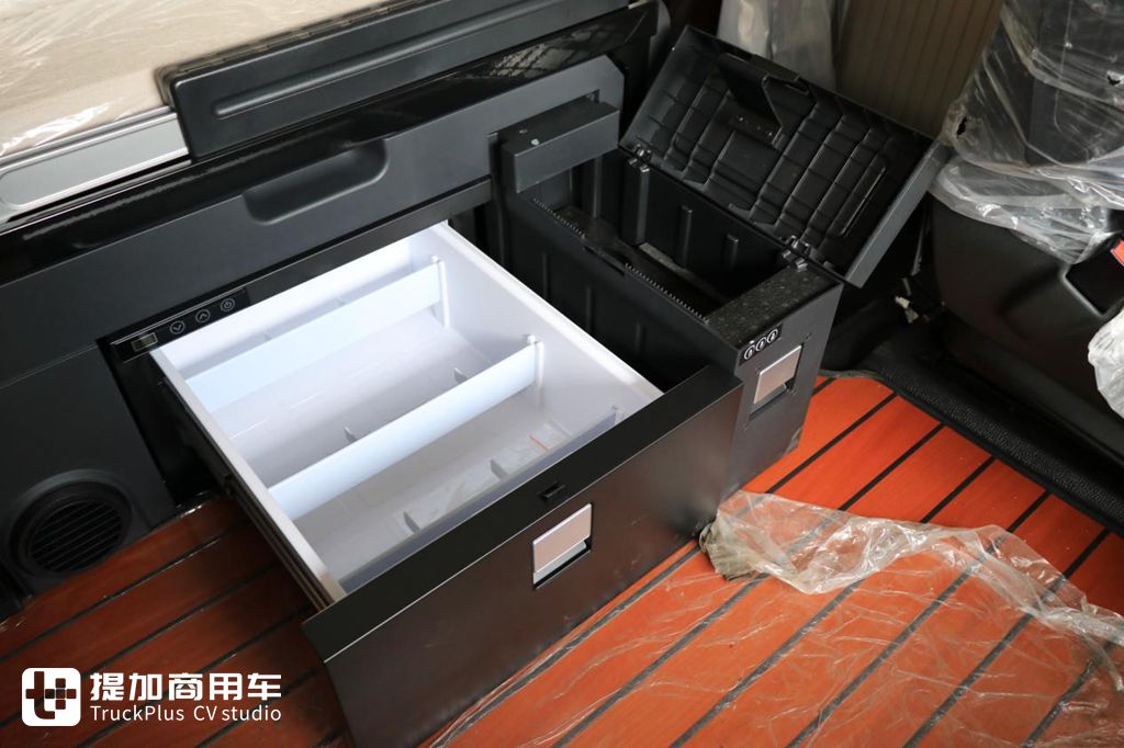 让卡车生活更体面,头等舱VS生活舱,解放鹰途舒适性配置对比盘点 - 第22张 - 提加商用车网 让卡车生活更体面,头等舱VS生活舱,解放鹰途舒适性配置对比盘点 - 第22张