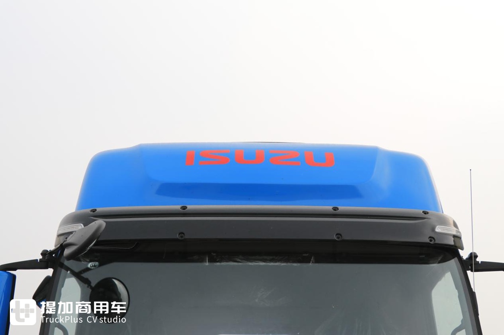 为高效物流而生 庆铃五十铃巨咖VC66自动挡牵引车实拍评测 - 第4张 - 提加商用车网 为高效物流而生 庆铃五十铃巨咖VC66自动挡牵引车实拍评测 - 第4张