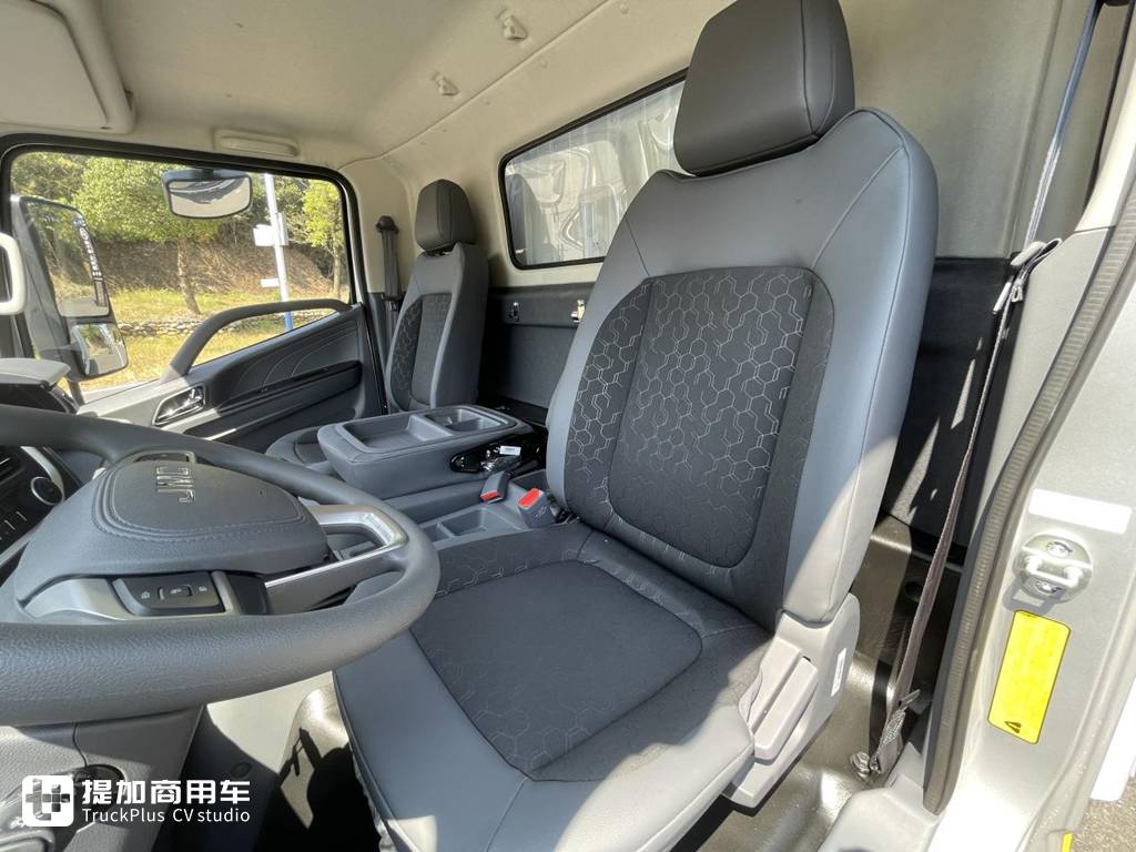 江铃凯运迎来全新一代车型,11月份正式上市,实拍先带你看看它的升级改进 - 第7张 - 提加商用车网 江铃凯运迎来全新一代车型,11月份正式上市,实拍先带你看看它的升级改进 - 第7张
