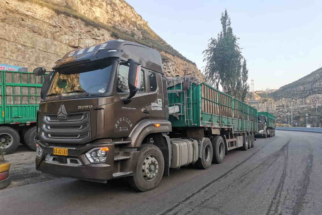 月入60000元 豪沃NX子母车成为煤炭运输“神器”的秘诀 - 第3张 - 提加商用车网 月入60000元 豪沃NX子母车成为煤炭运输“神器”的秘诀 - 第3张