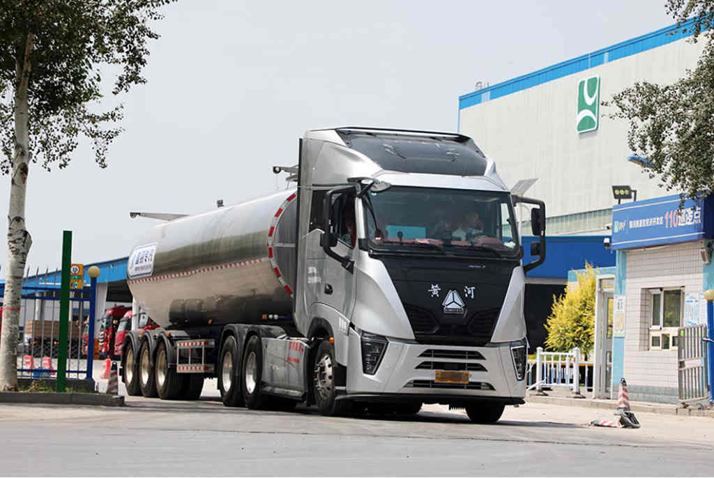 曾超:黄河重卡坐镇,用实力擦亮“中国重汽”的金字招牌 - 第3张 - 提加商用车网 曾超:黄河重卡坐镇,用实力擦亮“中国重汽”的金字招牌 - 第3张