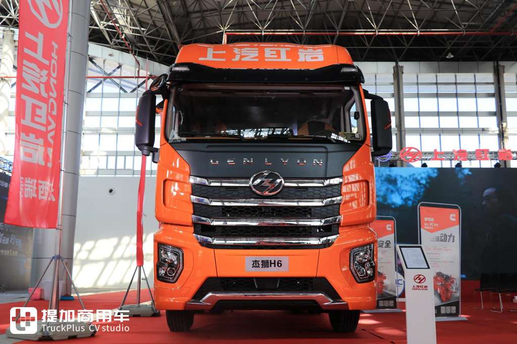 搭载康明斯X13发动机的红岩杰狮H6牵引车来了，实拍带你看看有啥不一样