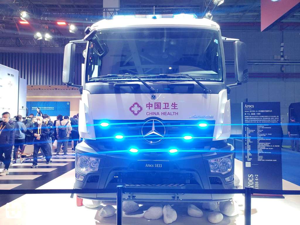 海拔5000米不降扭动力不减,带你见识奔驰Arocs底盘医疗抢救车的超强实力
