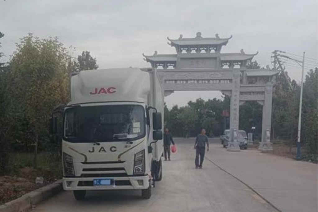 骏铃好口碑代言人！从创业到事业有成，婚庆老总持续选购四台骏铃！ - 第4张