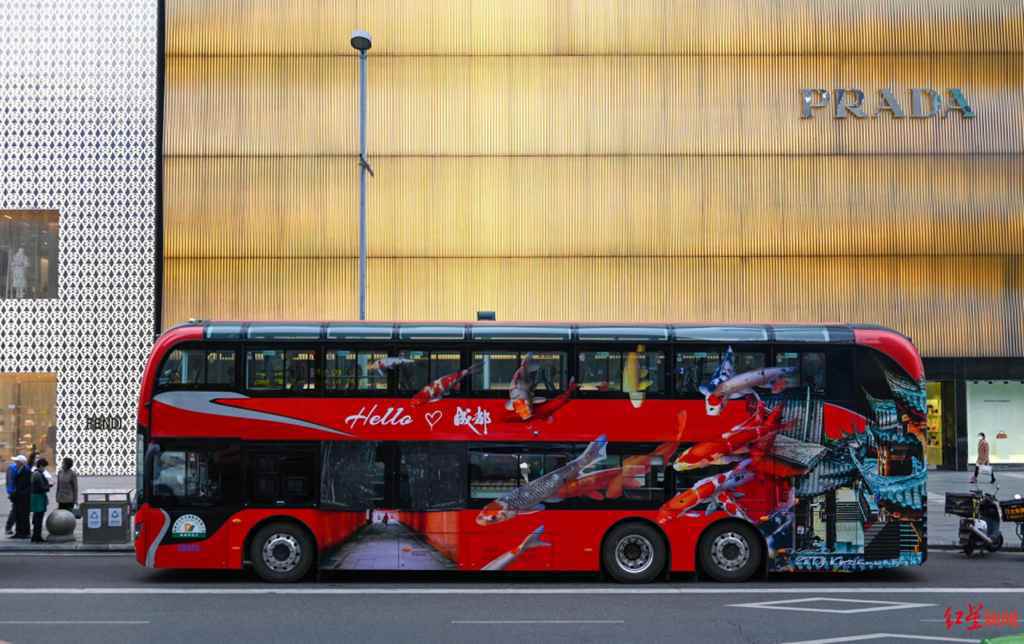 潮玩新选 格力钛脸谱双层巴士创新成都旅游风尚 - 第2张 - 提加商用车网 潮玩新选 格力钛脸谱双层巴士创新成都旅游风尚 - 第2张
