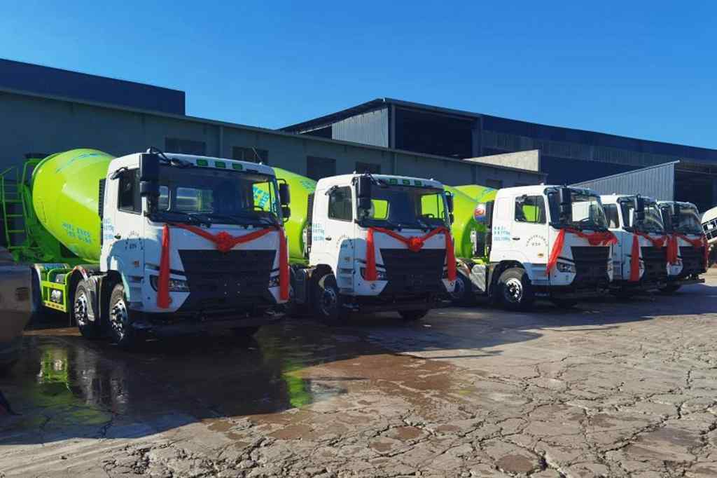 星马轻骑兵搅拌车再下一城 批量新车交付季已然开启 - 第1张