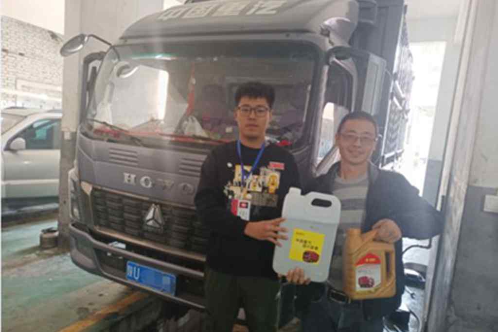 每月16日 进站有惊喜 中国重汽HOWO轻卡统帅感恩日豪礼不打烊