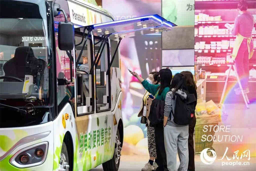 C照可驾驶!CCTV央视报道宇通纯电动售卖车亮相进博会! - 第3张 - 提加商用车网 C照可驾驶!CCTV央视报道宇通纯电动售卖车亮相进博会! - 第3张