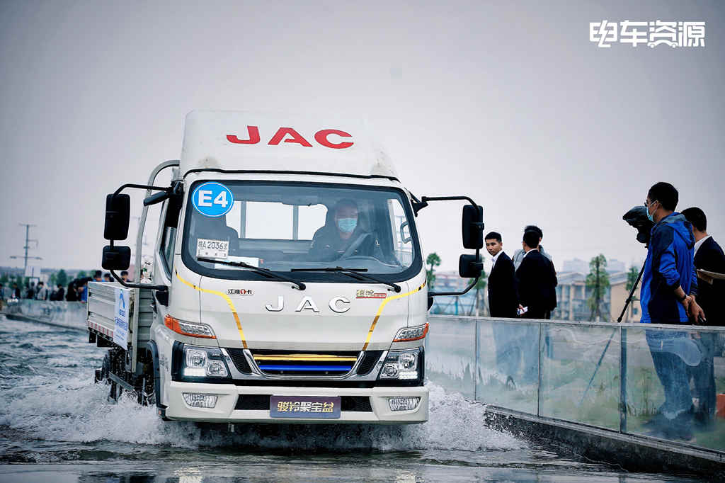 江淮汽车：消除续航焦虑 江淮1卡骏铃聚宝盆续航超1000公里￼ - 第2张