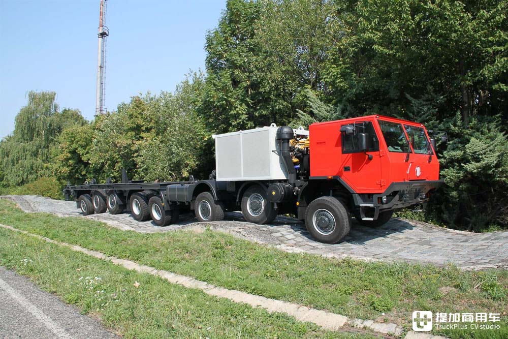 16x8驱动长达18米,搭载32升发动机,实拍太脱拉T815特种底盘 - 第10张 - 提加商用车网 16x8驱动长达18米,搭载32升发动机,实拍太脱拉T815特种底盘 - 第10张