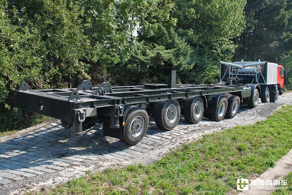 16x8驱动长达18米,搭载32升发动机,实拍太脱拉T815特种底盘 - 第12张 - 提加商用车网 16x8驱动长达18米,搭载32升发动机,实拍太脱拉T815特种底盘 - 第12张