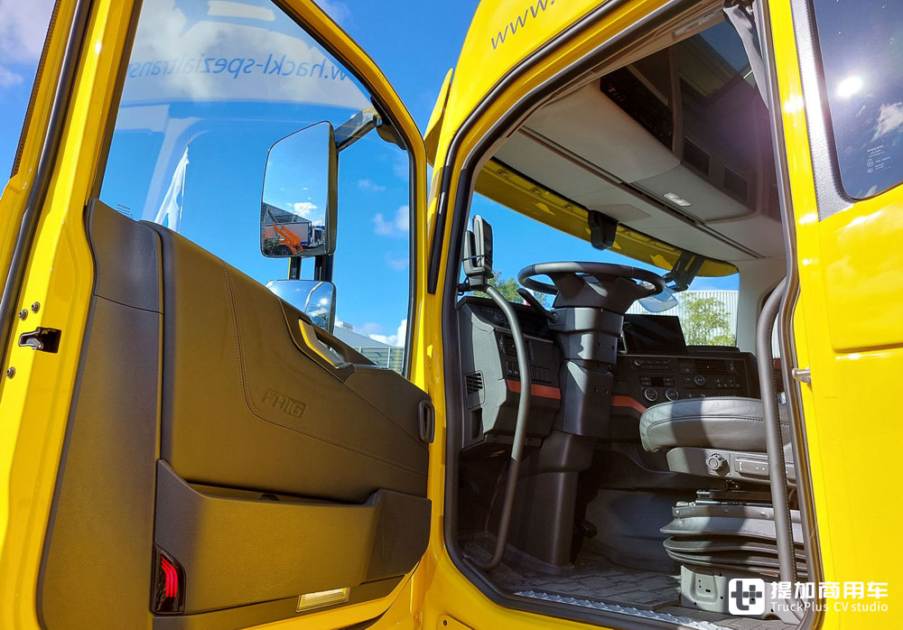 10x4可秒变6x4,组合总重可高达245吨,这台五轴沃尔沃FH16 750大件车不一般 - 第14张 - 提加商用车网 10x4可秒变6x4,组合总重可高达245吨,这台五轴沃尔沃FH16 750大件车不一般 - 第14张