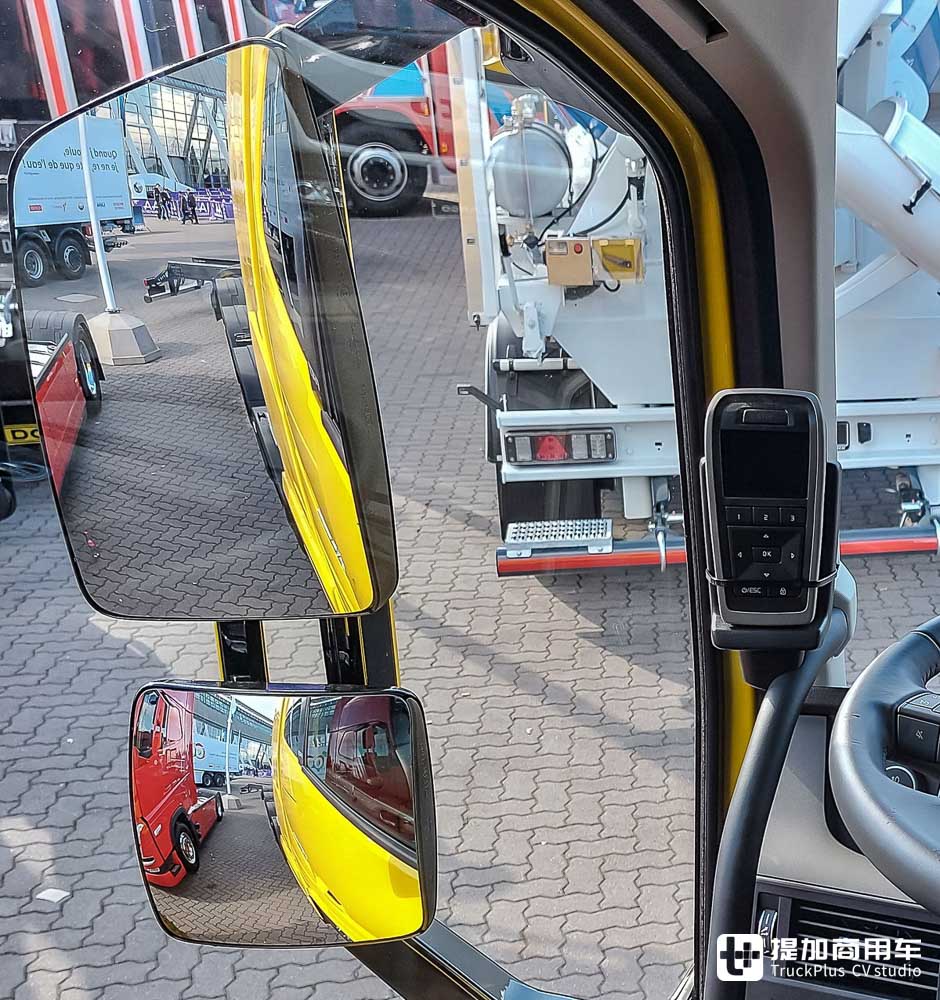 10x4可秒变6x4,组合总重可高达245吨,这台五轴沃尔沃FH16 750大件车不一般 - 第17张 - 提加商用车网 10x4可秒变6x4,组合总重可高达245吨,这台五轴沃尔沃FH16 750大件车不一般 - 第17张